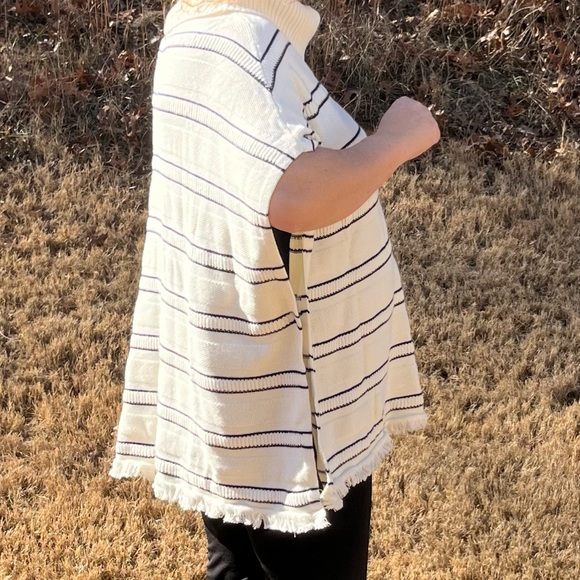 NWT poncho - Picture 10 of 13